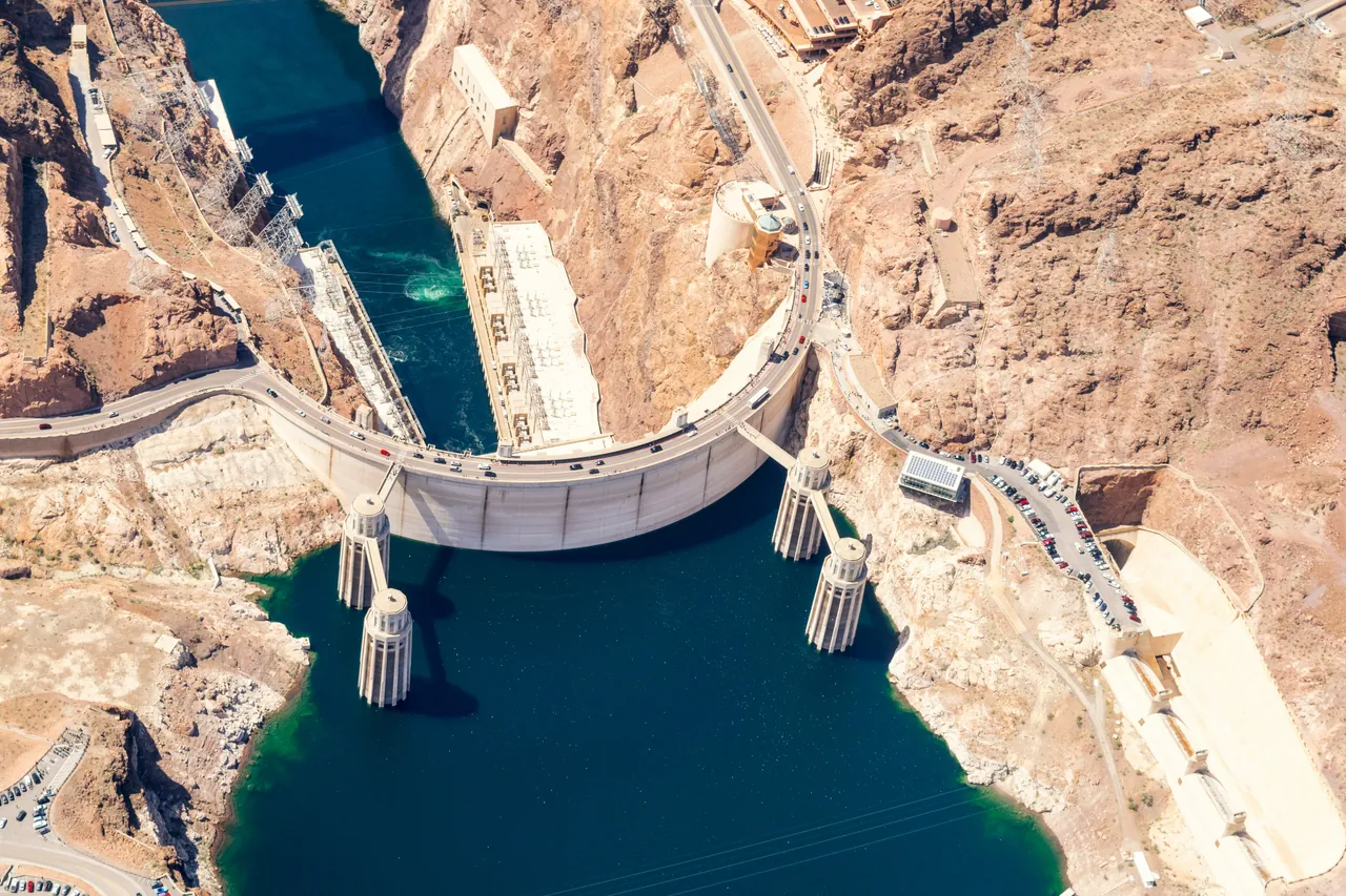 Hoover Dam from above. Photo by Cedric Dhaenes.