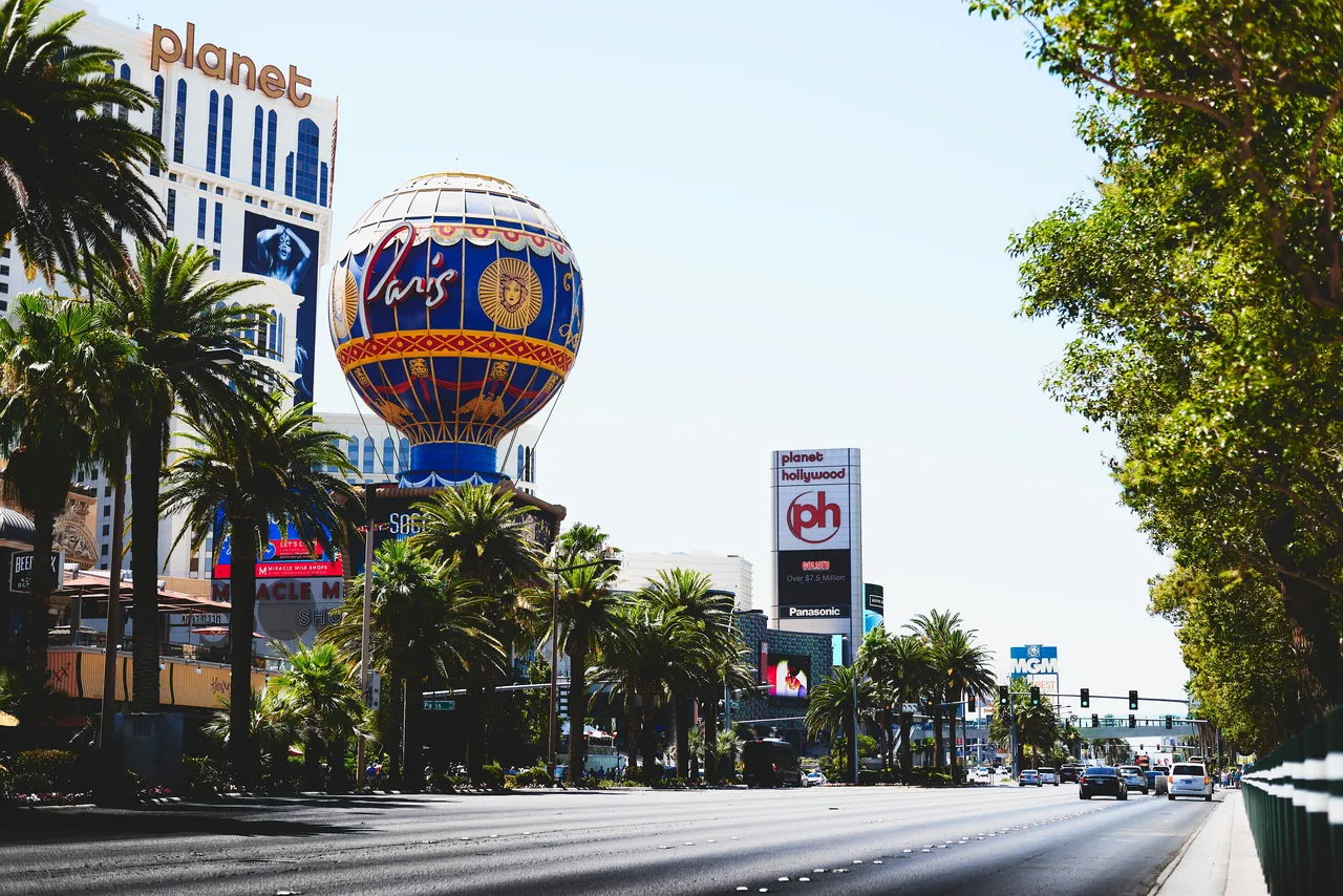 Pais Hotel and Planet Hollywood. Photo by Christian Lambert.