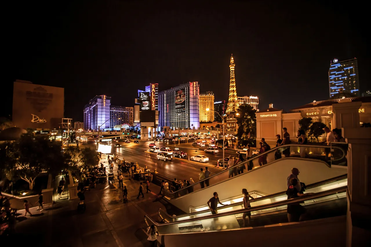Panoramic view of Las Vegas at night. Photo by Kvnga.