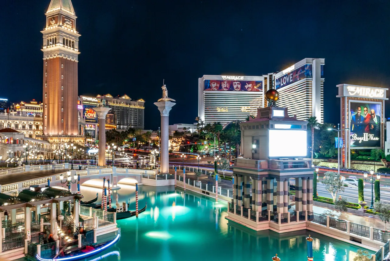 Las Vegas Mirage. Photo by David Vives.