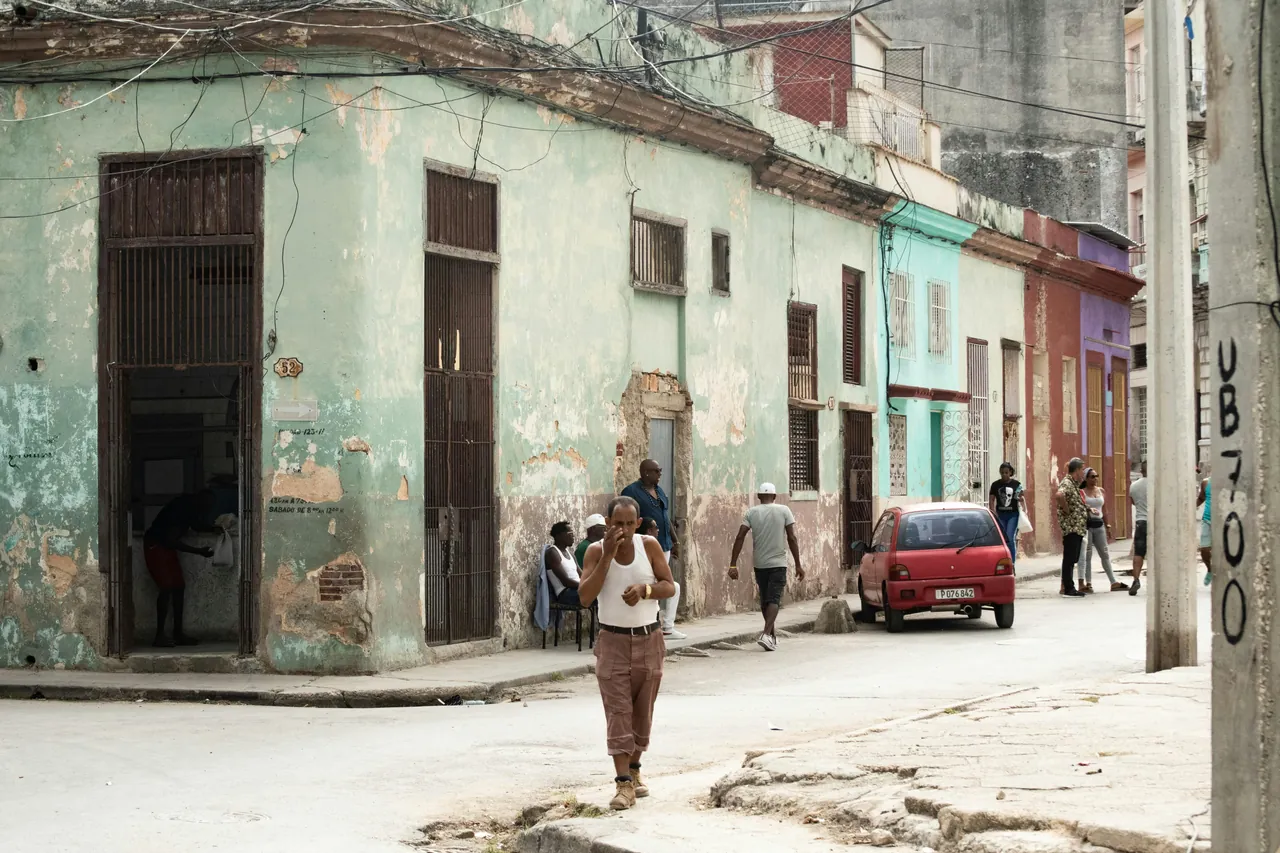 Panoramic view of a neighborhood in Old Havana. Photo by Carlos Torres.