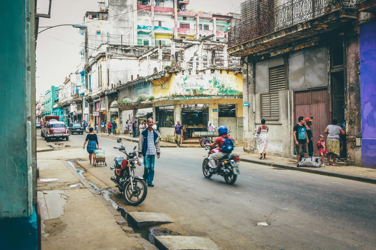Typical neighborhood in Old Havana. Photo by Nick Karvounis.