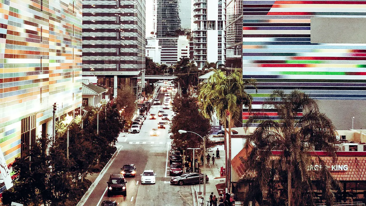 City life driving towards downtown in Miami. Photo by Pili Gonzalez