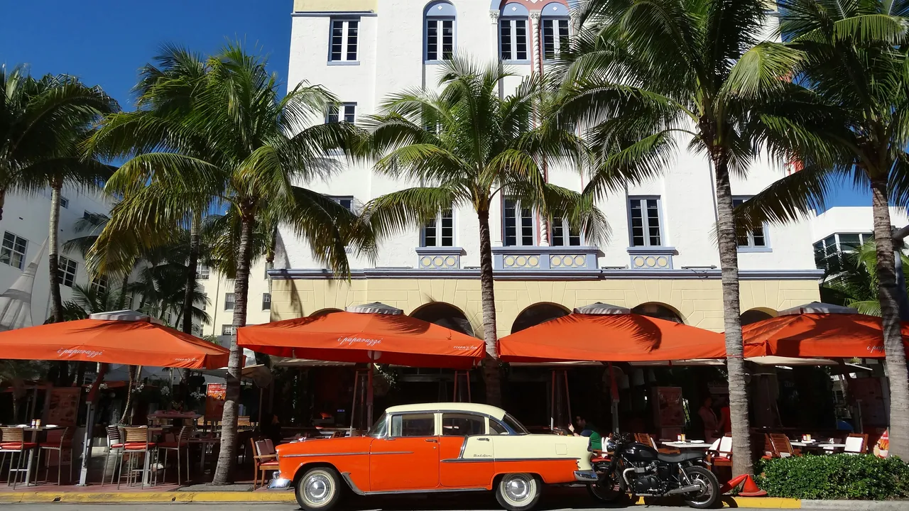 Front of a hotel in the beach. Photo by Andre Schellenberg.