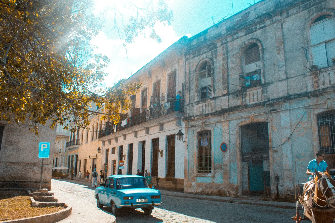 Panoramic view of a typical colonial street. Photo by Viviana Araque
